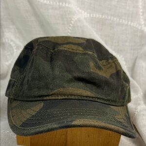 Camouflage newspaper boy cap